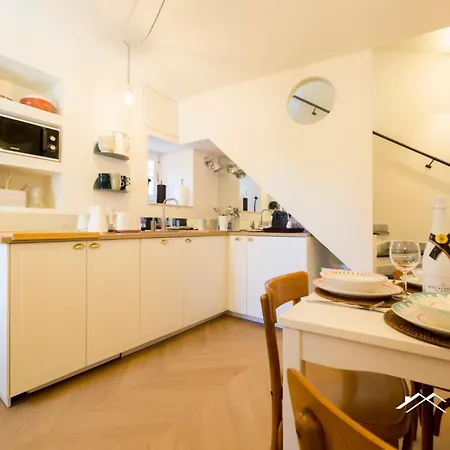 2min | 2br| Wifi|a/c| By Tilo